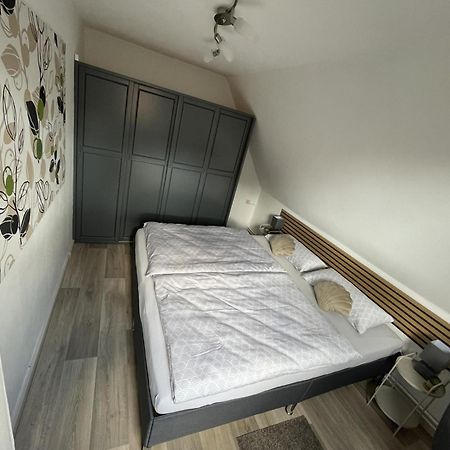 Ferienwohnung Alice Burhave Exterior foto